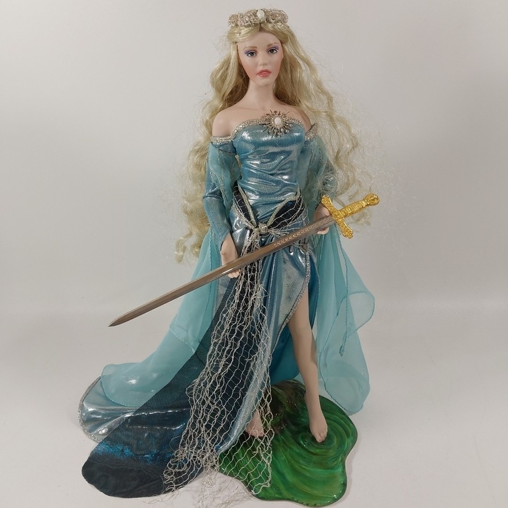 Franklin Mint Lady Of the Lake Camelot Porcelain Doll Excalibur Sword &Stand